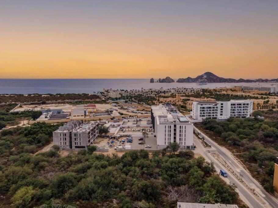 Endless Summer - 2bed 2bath - Seasonly Heated Pool With Ocean Views - 5min Walk To - Fibre Internet - Sleeps 6 *