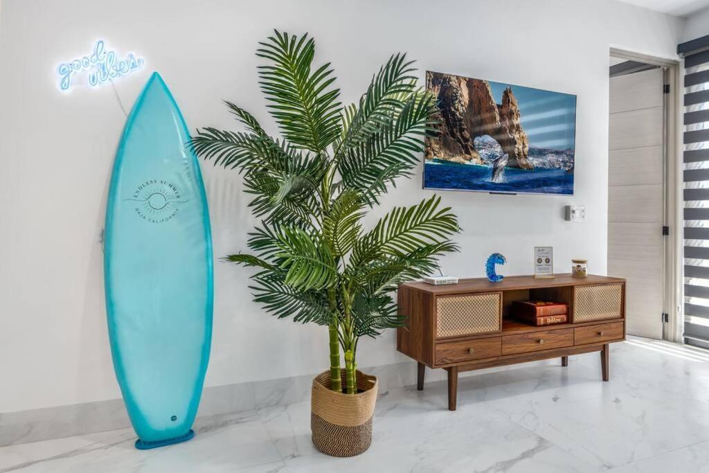 Endless Summer - 2bed 2bath - Seasonly Heated Pool With Ocean Views - 5min Walk To - Fibre Internet - Sleeps 6