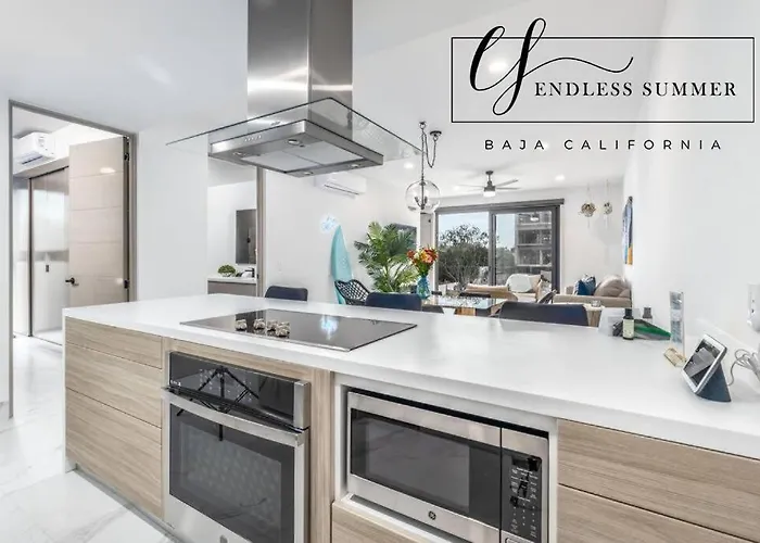 Endless Summer - 2Bed 2Bath Condo - Seasonly Heated Pool With Ocean Views - 5Min Walk To Beach - Fibre Internet - Sleeps 6
